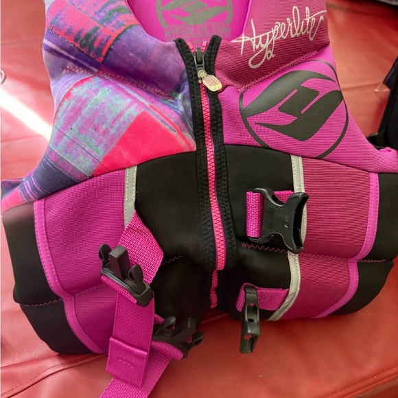 Hyperlite Pink and Black Life Vest - Picture 1 of 4